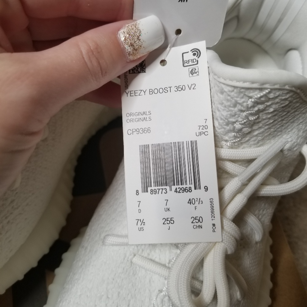 Yeezy Boost 350 V2   7.5 & 11 ALL WHITE BNWT